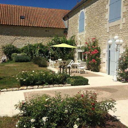 Les Clos Bleus Neuville-de-Poitou Ngoại thất bức ảnh