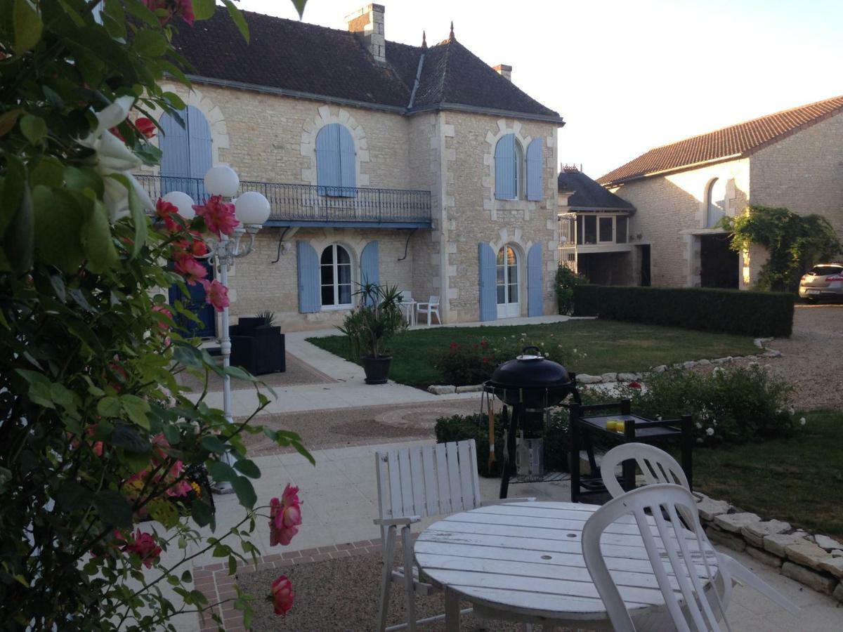 Les Clos Bleus Neuville-de-Poitou Ngoại thất bức ảnh